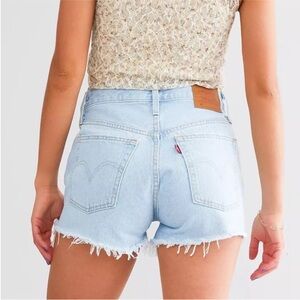 NWT Levi 501 shorts plus size 32 light wash distressed